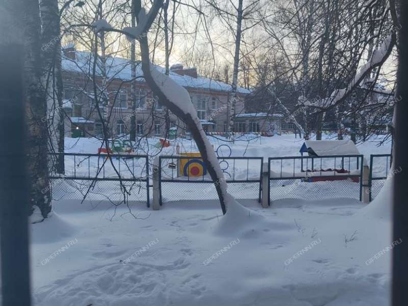 трёхкомнатная квартира на улице Героя Юрия Смирнова дом 27