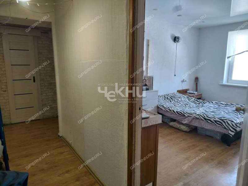 трёхкомнатная квартира на улице Германа Лопатина дом 13