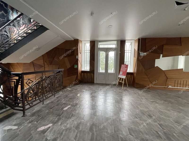 помещение под торговую площадь на улице Коминтерна