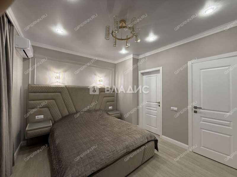 четырёхкомнатная квартира на Сенной площади дом 1