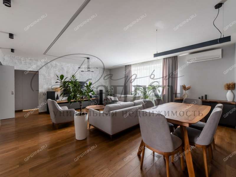 четырёхкомнатная квартира на улице Октябрьской Революции дом 45