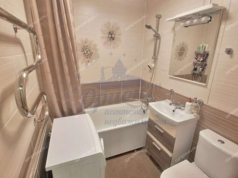 трёхкомнатная квартира на улице Заломова дом 4