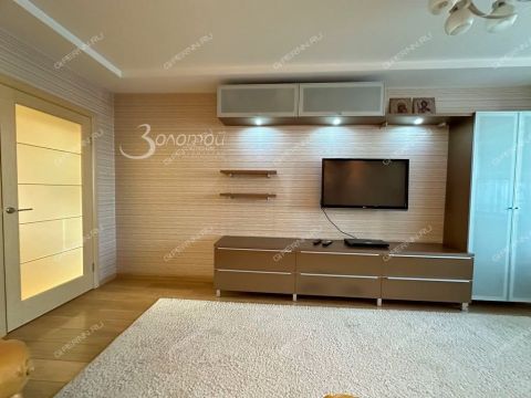 4-komnatnaya-ul-yuliusa-fuchika-d-7 фото