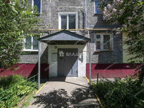 2-komnatnaya-ul-geroya-chugunova-d-5a фото