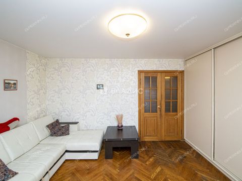 3-komnatnaya-ul-plotnikova-d-4 фото