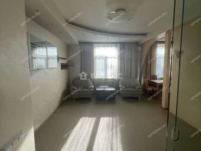 трёхкомнатная квартира на улице Ефремова дом 4