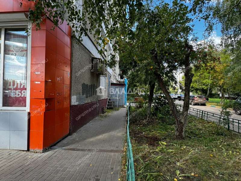 помещение под торговую площадь на проспекте Бусыгина