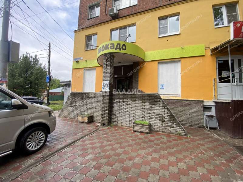 помещение под помещение свободного назначения на улице Октябрьской Революции