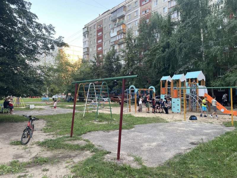 трёхкомнатная квартира на проспекте Бусыгина дом 56