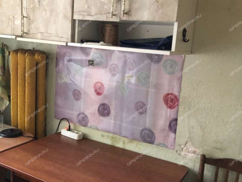 комната в доме 23 на улице Страж Революции