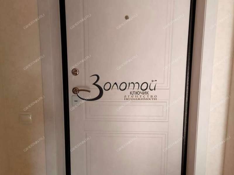 трёхкомнатная квартира на улице Дружаева дом 30