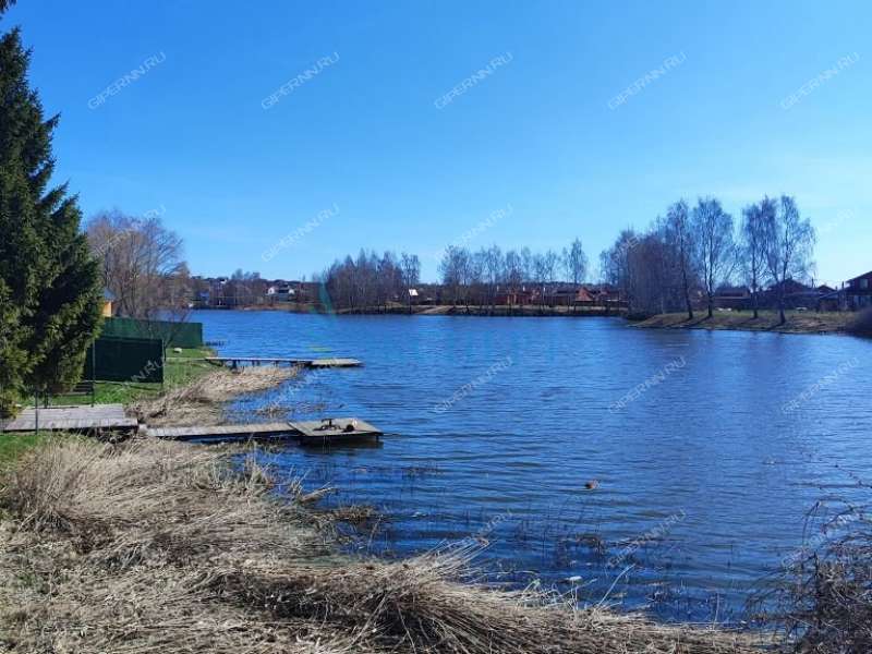дом на  посёлок Ждановский
