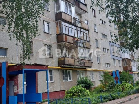 4-komnatnaya-ul-krasnodoncev-d-19 фото