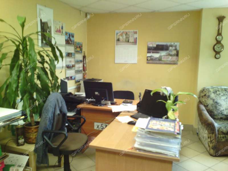 здание под офис, недвижимость под медицинские учреждения на Деловой улице