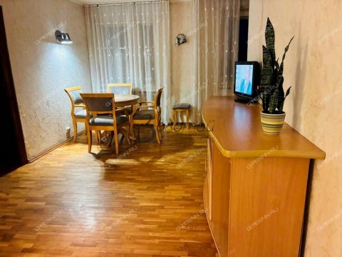 3-komnatnaya-ul-geroya-shnitnikova-d-2 фото