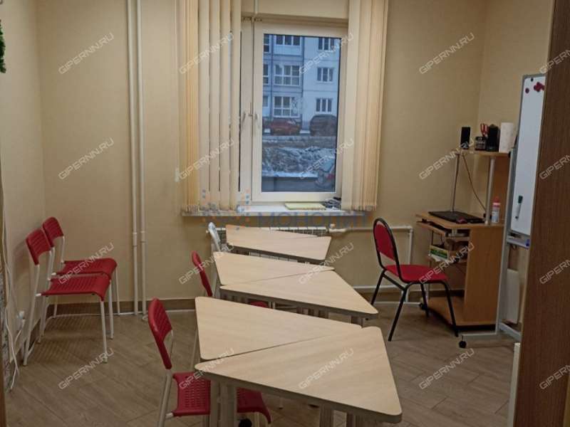 помещение под офис, торговую площадь на улице Богдановича