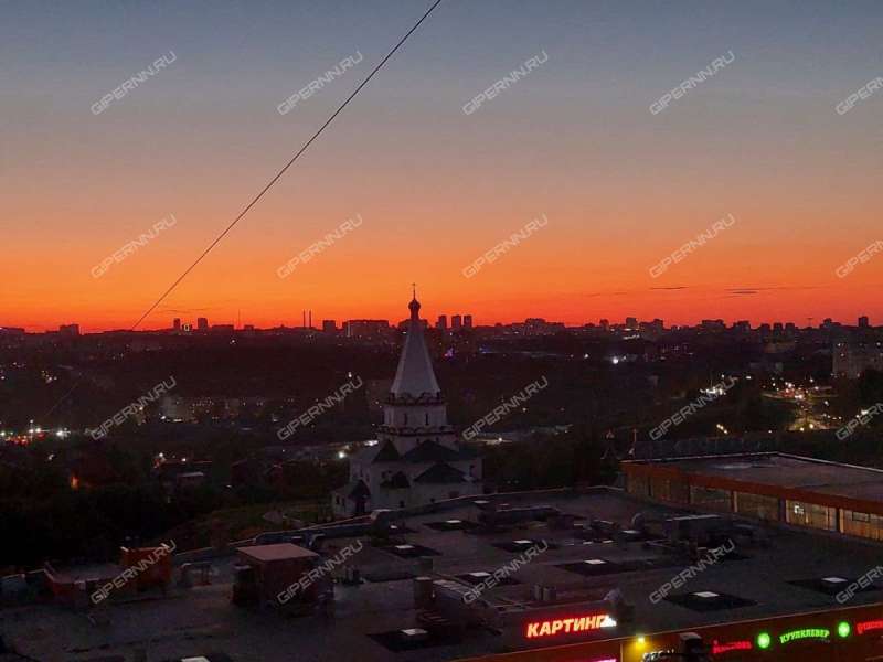 трёхкомнатная квартира на улице Верхнепечёрская дом 8