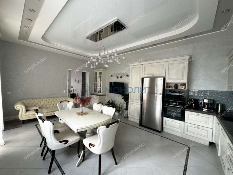 дом в слободе Верхнепечёрская