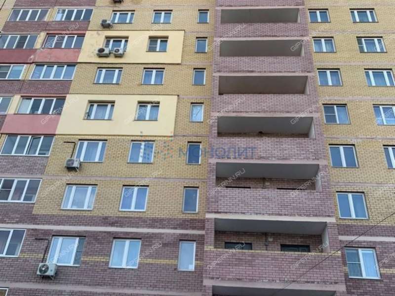 трёхкомнатная квартира на Вятской улице дом 1