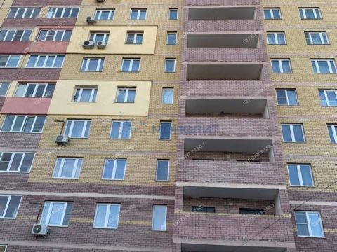 3-komnatnaya-ul-vyatskaya-d-1 фото