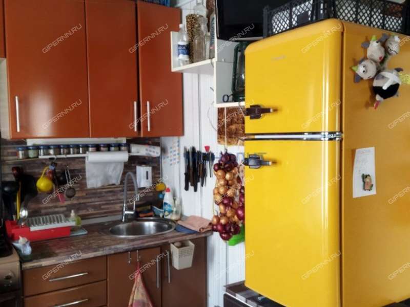 дом на Центральной улице село Дубское