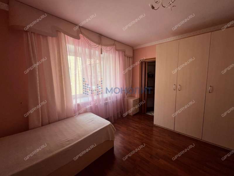 трёхкомнатная квартира на улице Бурденко дом 35