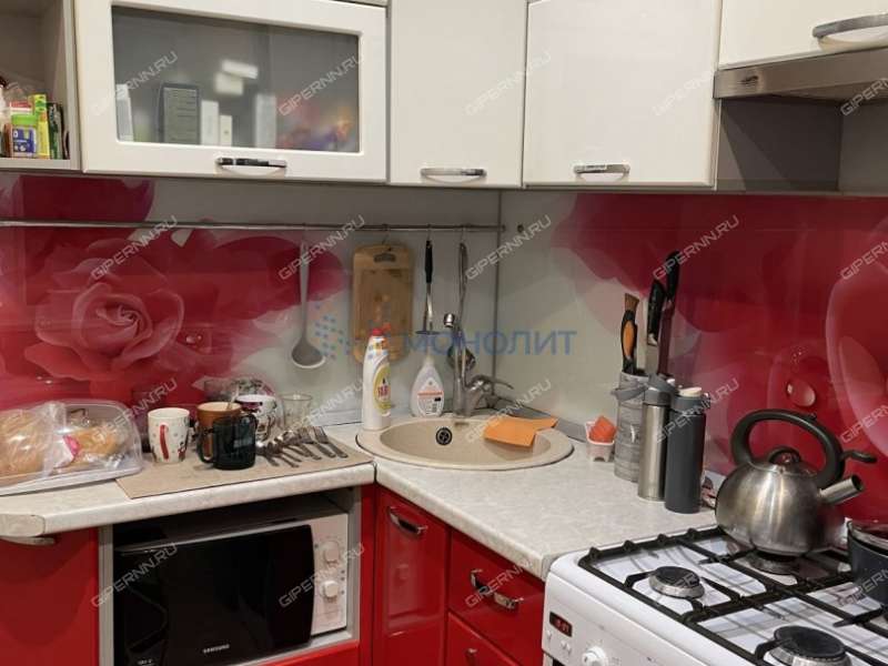 двухкомнатная квартира на бульваре 60-летия Октября дом 15