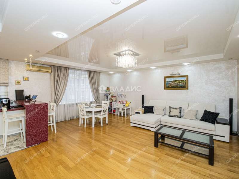 трёхкомнатная квартира на Полтавской улице дом 3