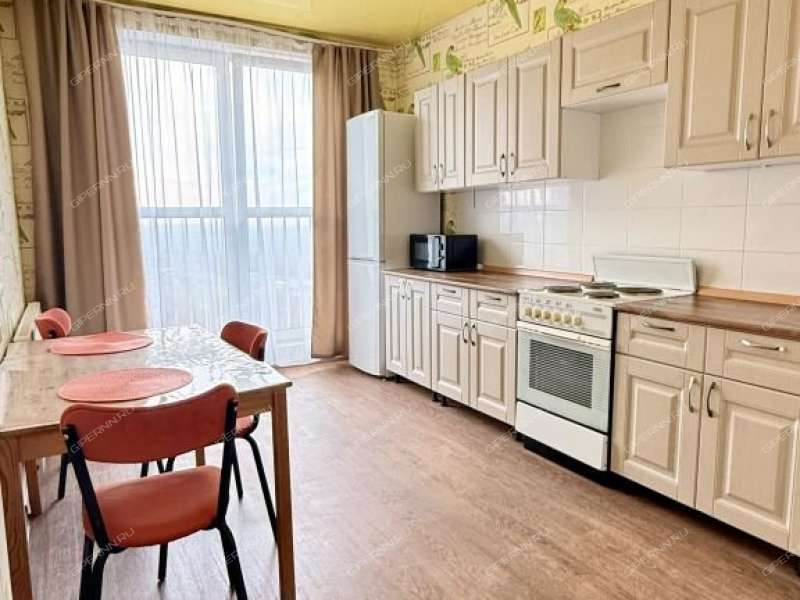 трёхкомнатная квартира на проспекте Гагарина дом 101 к1