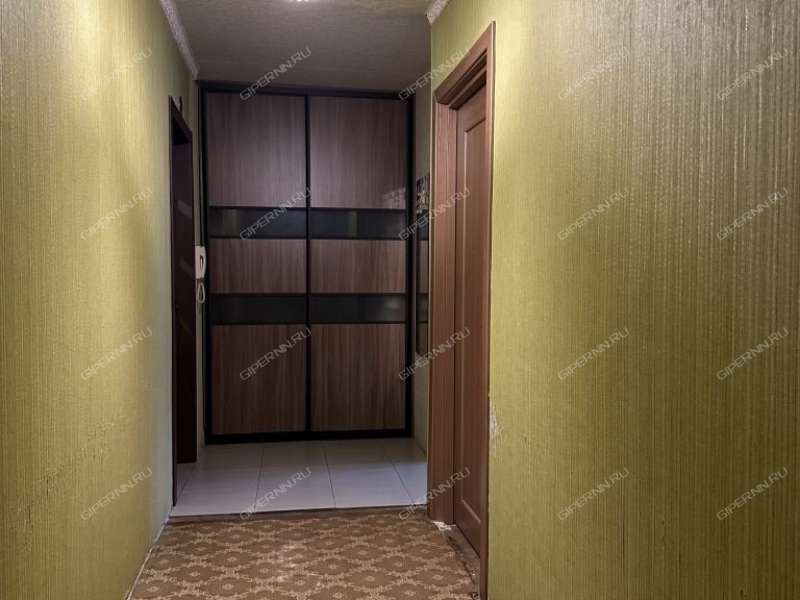 трёхкомнатная квартира на улице Строкина дом 9