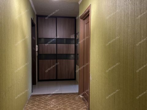 3-komnatnaya-ul-strokina-d-9 фото