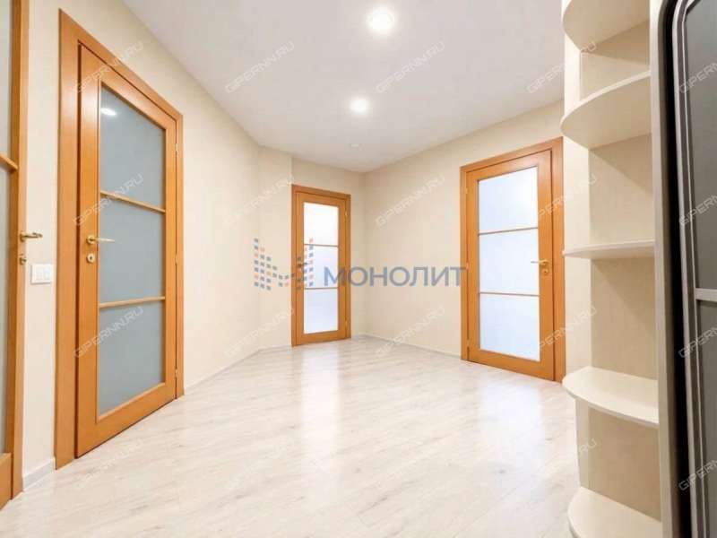 трёхкомнатная квартира на Ошарской улице дом 80