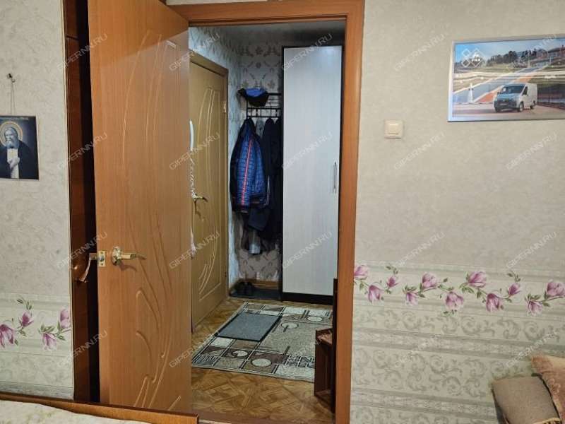 трёхкомнатная квартира на Мончегорской улице дом 33