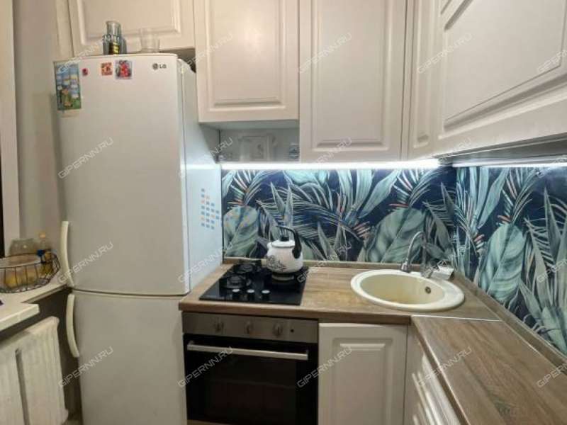 двухкомнатная квартира на улице Радистов дом 20