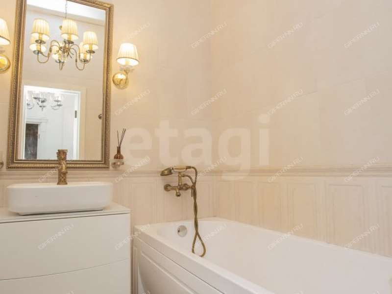 трёхкомнатная квартира на улице Июльских Дней дом 1 к2