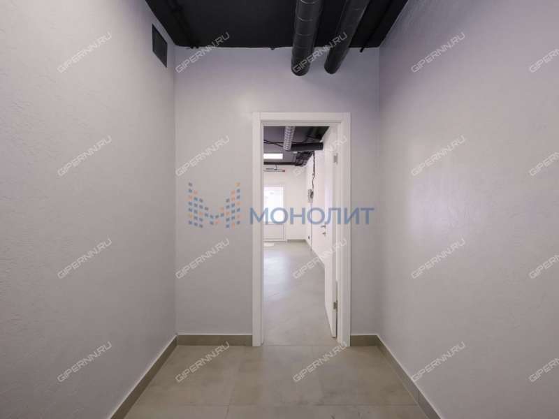 помещение под офис, торговую площадь на улице Владимира Лузянина