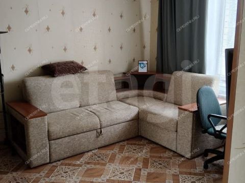 1-komnatnaya-ul-vyatskaya-d-7 фото