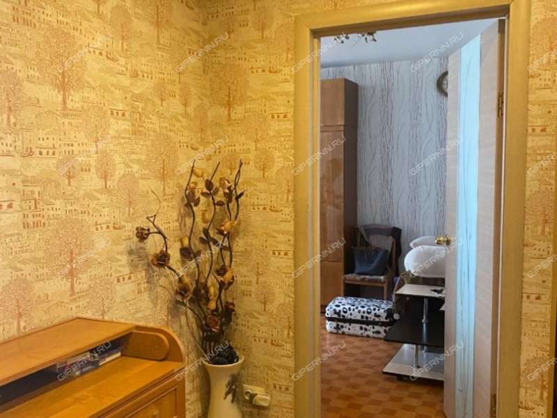 трёхкомнатная квартира в Центральном микрорайоне дом 18 город Выкса