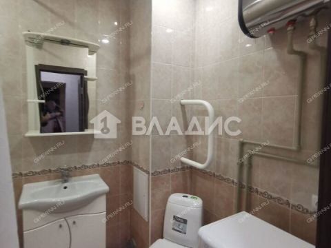 1-komnatnaya-b-r-60-letiya-oktyabrya-d-23-k4 фото