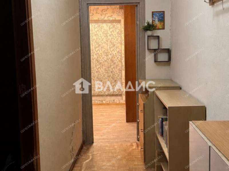 трёхкомнатная квартира на улице Красных Зорь дом 15