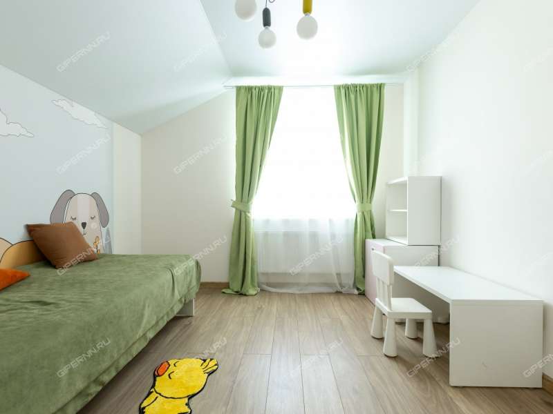 дом на Малиновая деревня Крутая