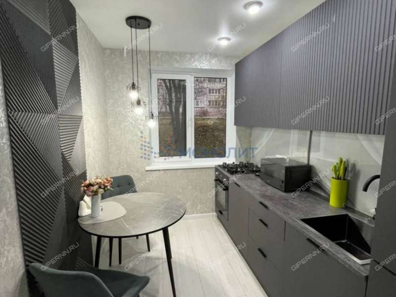 двухкомнатная квартира на улице Тропинина дом 3