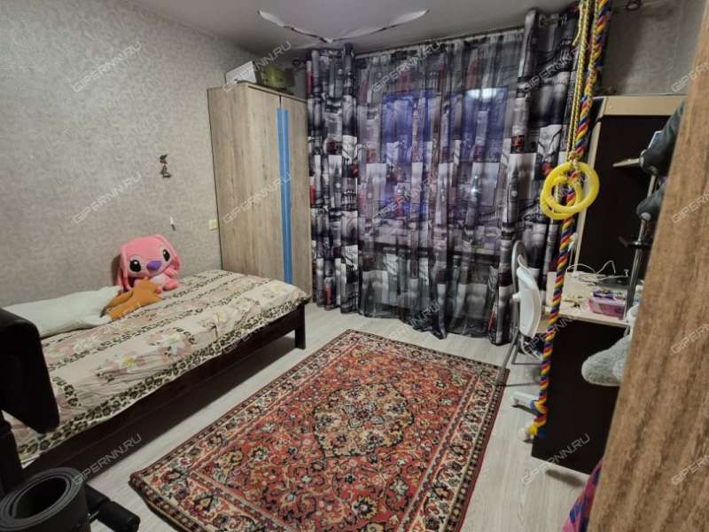 трёхкомнатная квартира на Садовой улице дом 7А село Работки