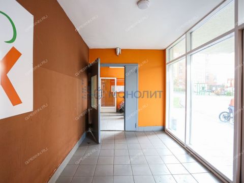 3-komnatnaya-ul-romantikov-d-8 фото