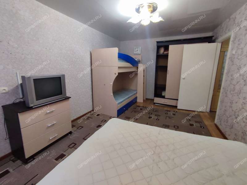 двухкомнатная квартира в 2-м микрорайоне дом 4 город Кстово