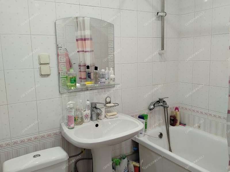 трёхкомнатная квартира на улице Гвардейцев дом 16