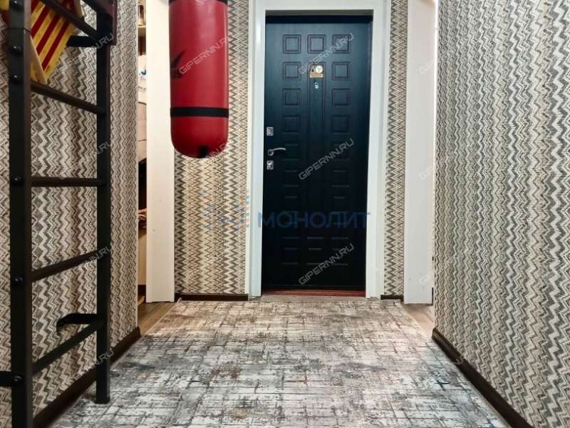 четырёхкомнатная квартира на проспекте Бусыгина дом 50