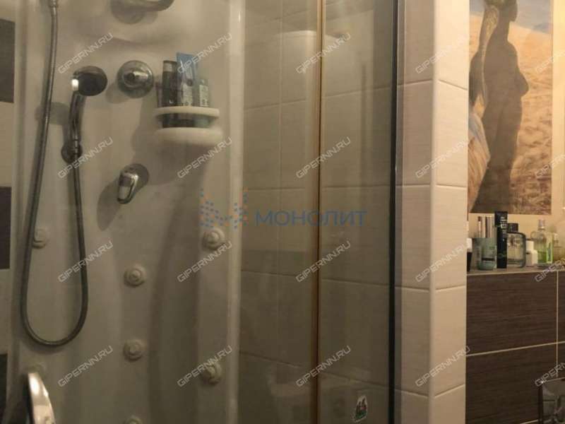 трёхкомнатная квартира на Варварской улице дом 40б