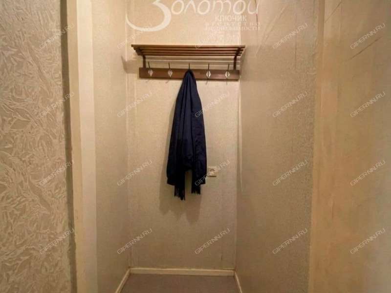 трёхкомнатная квартира на улице Героя Шнитникова дом 8