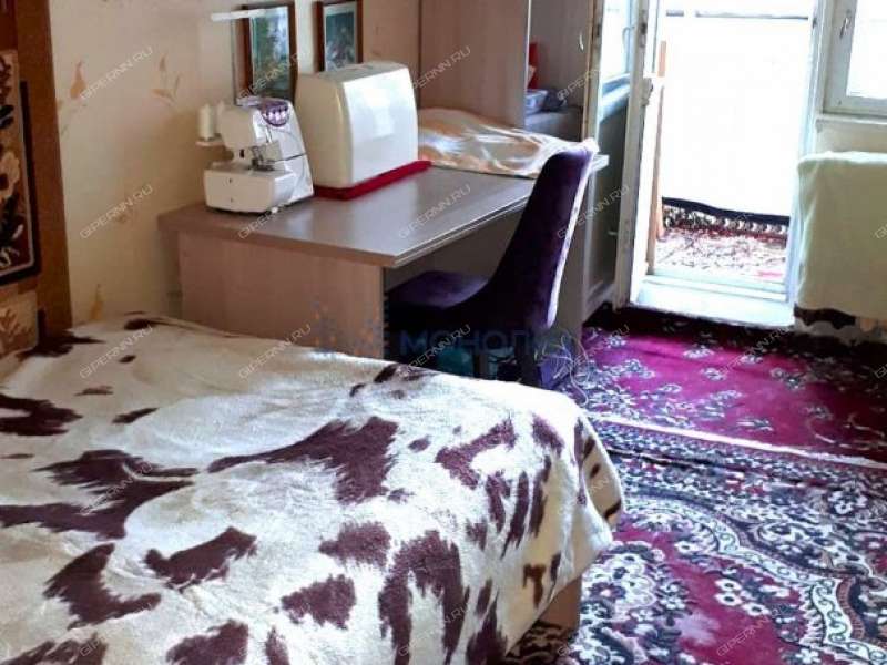 четырёхкомнатная квартира на улице Политбойцов дом 4